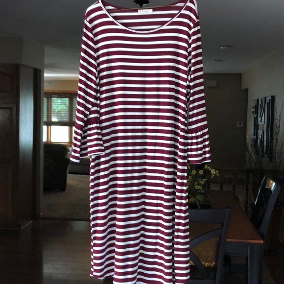 Les amis 3/4 sleeve cranberry and cream dress - Picture 1 of 4